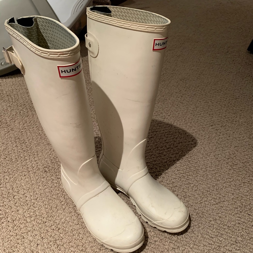 White hunter boots